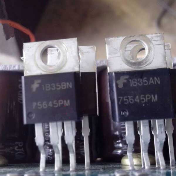 1B35AN 75645PM Car Computer Board Damageable ECU Chip