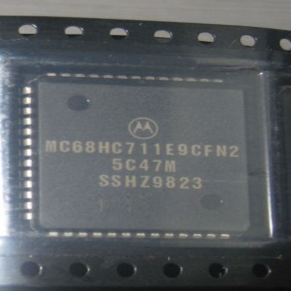 MC68HC711E9CFN2 5C47M Car Computer CPU processors chip
