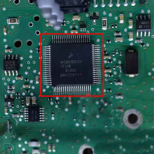 MC9S12Q128VFU16 2L09S Auto Computer Board CPU processor chip