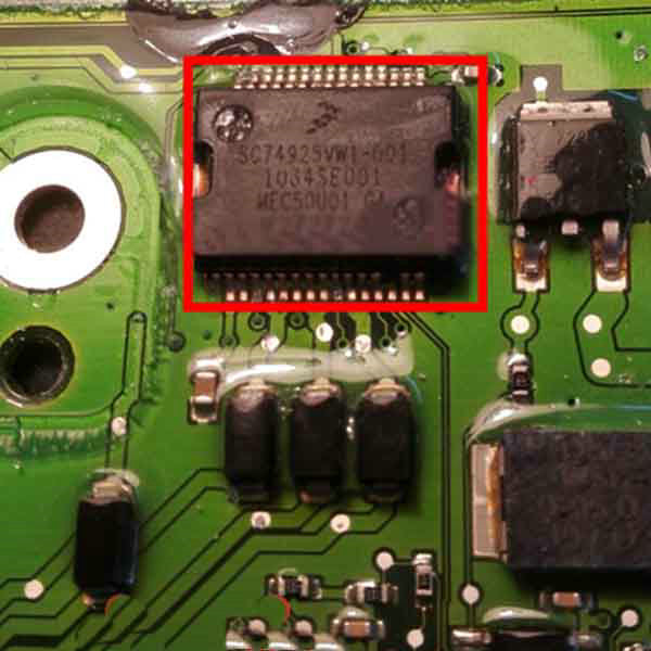 SC74925VW1-001 1034SE001 Car Computer Board ECU Engine Chip